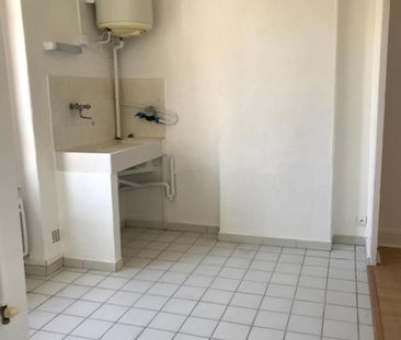 Location Appartement 1 pièce 28m² LYON 3ème - Photo 5
