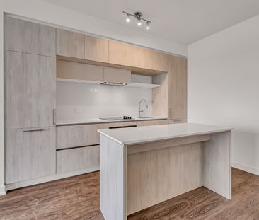 For Lease - 2 David Eyer Road Unit# 728, Richmond Hill, Ontario - Photo 2