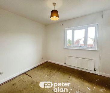 Clos Y Dolydd, Beddau, Pontypridd - Photo 6