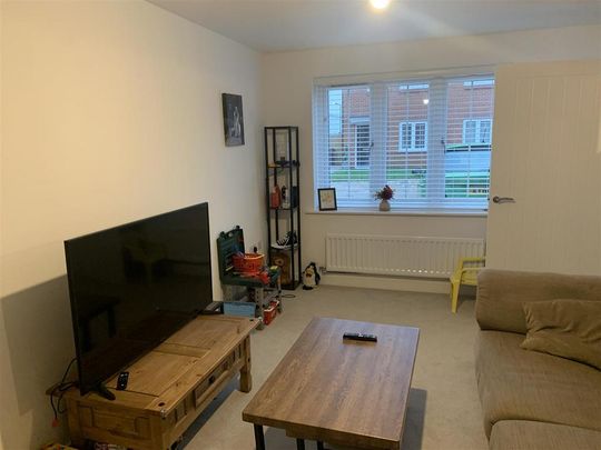 3 bedroom semi-detached house to rent - Photo 1