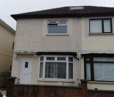 63 Glencairn Crescent, BT133LW, Belfast - Photo 2