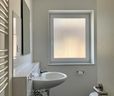 Zimmer in 3-er Wohngemeinschaft in absoluter Uni-Nähe für Schüler, ... - Photo 3