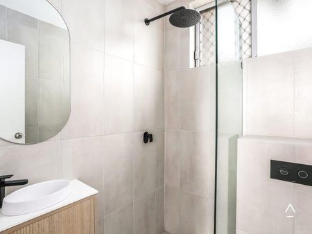 Modern and Stylish 1-Bedroom Apartment in the Heart of Rozelle - Photo 2