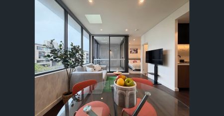 Modern 1-Bedroom Apartment in Prime Waterloo Location - Photo 2