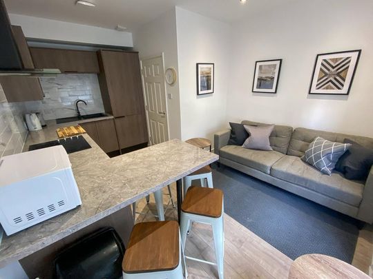 3 bedroom flat to rent - Photo 1