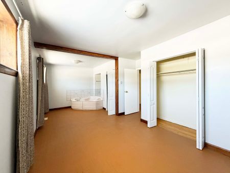 For Lease - 105 Park Avenue, Newmarket, Ontario - Photo 4