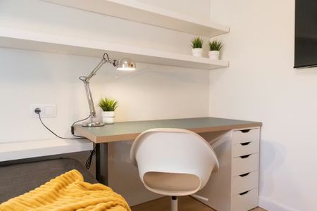 Avenida del Cardenal Herrera Oria, Madrid, Community of Madrid 28034 - Photo 3