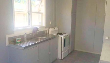Spacious 2-Bedroom Recently Renovated Home for Rent - Photo 5