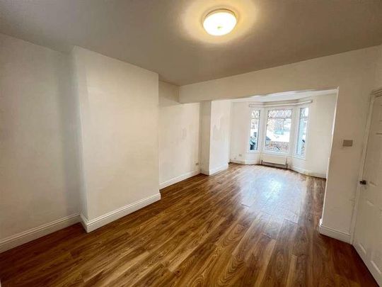 Felixstowe Road, London, N9 - Photo 1