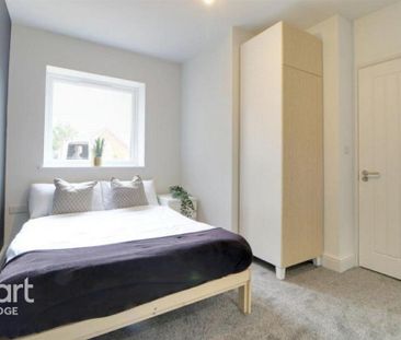 1 bedroom in a house share to rent - Photo 3