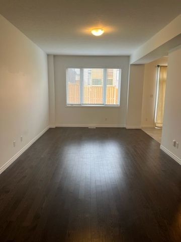 For Lease - 920 Tartan Court, Kitchener, Ontario - Photo 2