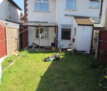 2 bedroom maisonette to rent - Photo 6