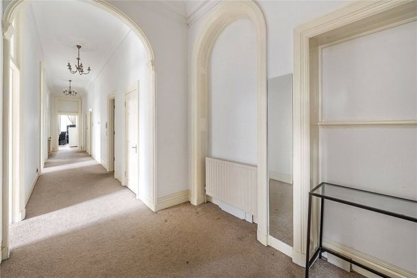 Earl's Court Square, London, SW5 ground floor flat to rent - Photo 1