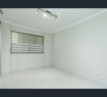 6/277 Lake Street, Cairns North, Qld 4870 - Photo 2