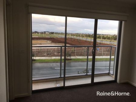 Splendid 3Br Townhouse in Williams Landing! - Photo 5