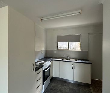 Well-Presented Two Bedroom Unit in Prime Location! - Photo 4