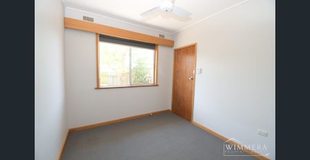 Family Living! - Photo 4