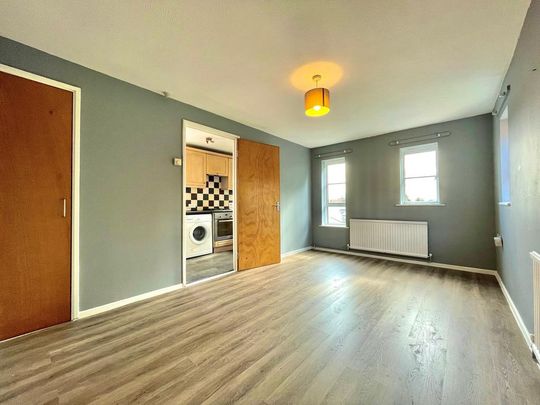 1 bedroom flat to rent - Photo 1