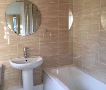 Double Room- Popular Location - Photo 3