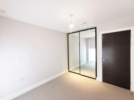 2 bedroom mews to rent - Photo 3