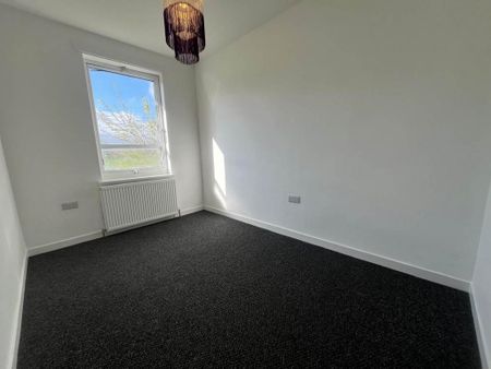 3 bedroom maisonette to rent - Photo 2