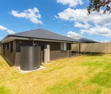 "Modern Home near the Heart of the Hunter" - Photo 6