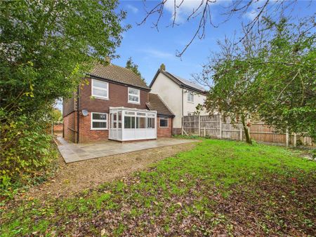 3 bedroom detached house to rent - Photo 5