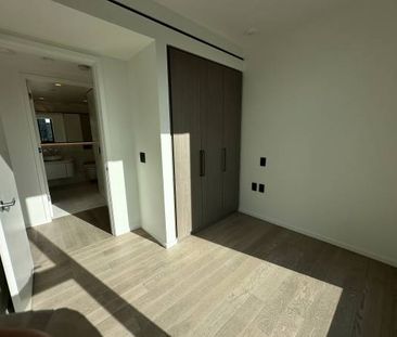 Luxury 1 Bedroom 1 Bathroom 1 Den @Landmark on Robson - Photo 3