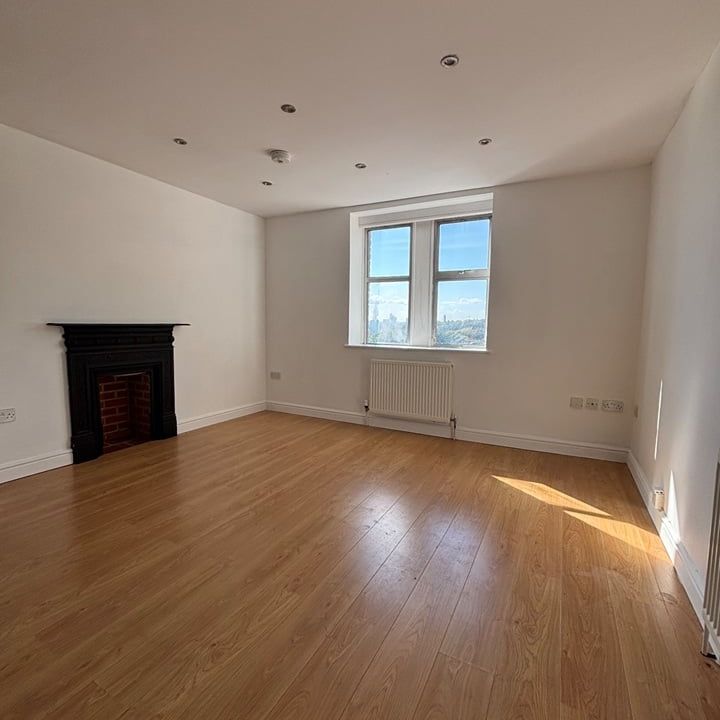 2 Bed Flat, Sylvan Road, SE19 - Photo 1