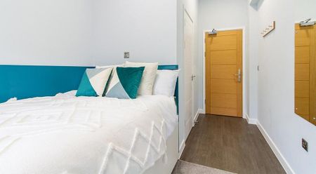 1 bedroom in a flat share to rent - Photo 4