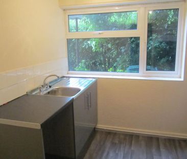 2 bedroom ground floor flat to rent - Photo 5