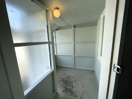 COSY UNIT IN PARKWAY - Photo 3