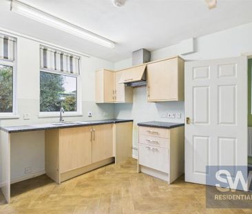 4 bedroom detached house to rent - Photo 6