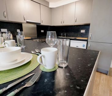 Standard Ensuite (within a 4 bed flat) - Photo 3