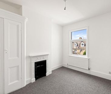 4 bedroom terraced house to rent - Photo 1