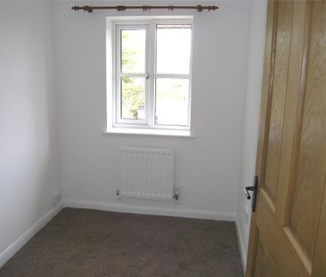 3 bedroom end of terrace house to rent - Photo 4