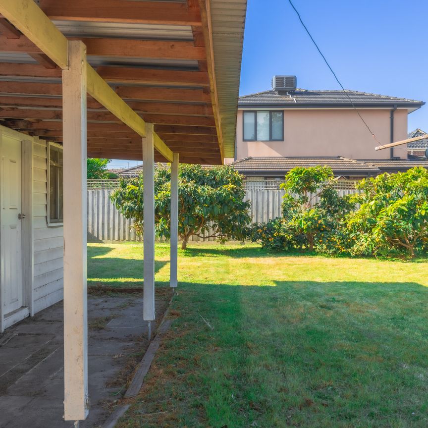 5 Belmont Avenue, Clayton VIC 3168 - House For Rent | Domain - Photo 1