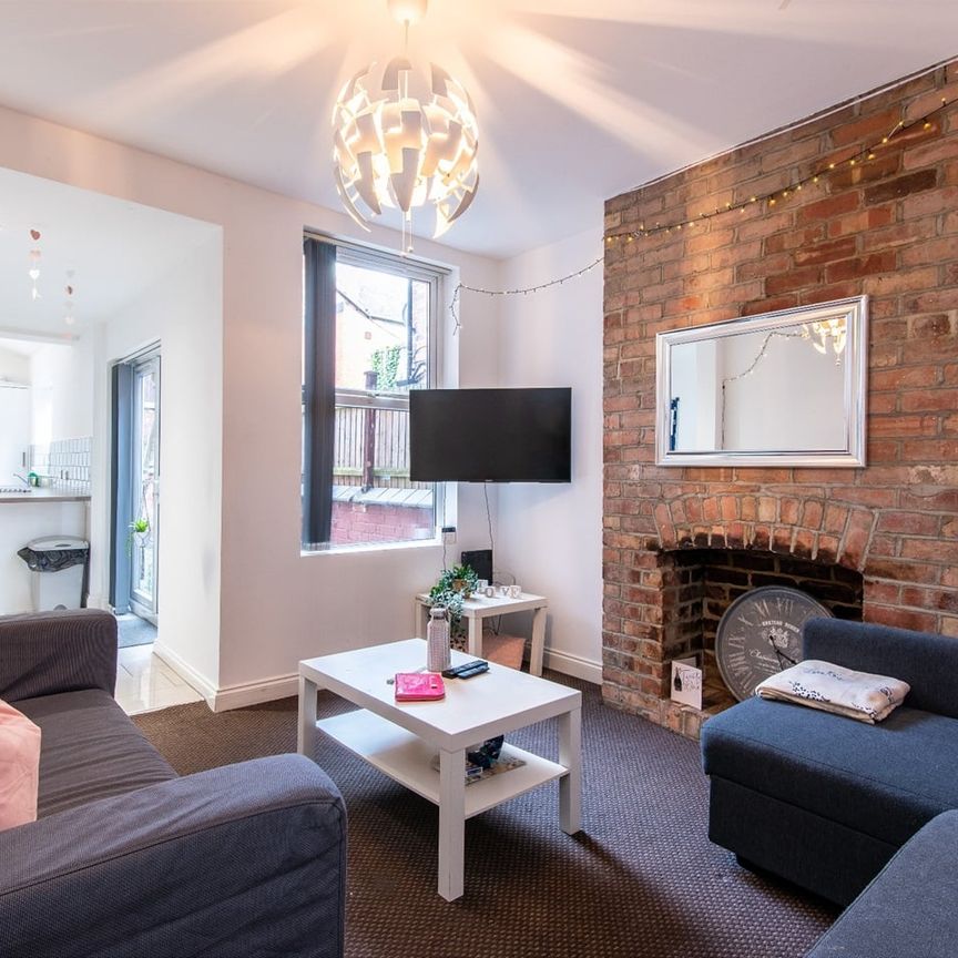 6 Bed Terraced House, Cottesmore Road, NG7 - Photo 1