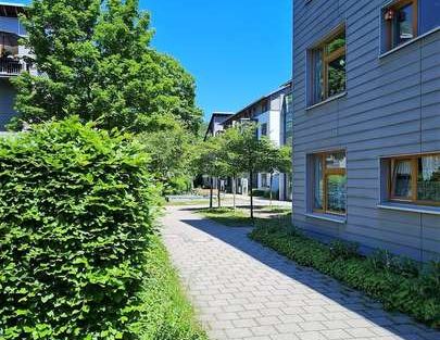 ***Hübsche 2-RW mit Balkon und herrlichem Ausblick*** - Foto 1