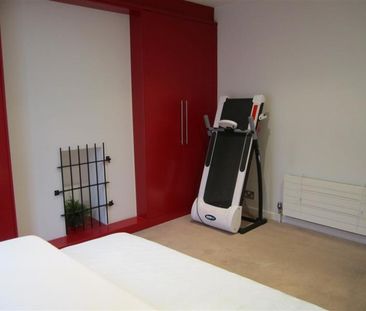 2 bedroom flat to rent - Photo 2