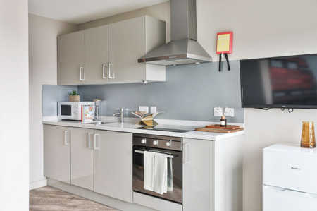 1 bedroom in a house share to rent - Photo 4