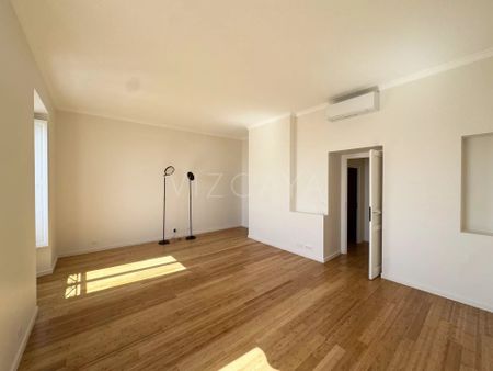 Location Appartement 5 pièces 180m² NICE 06000 - Photo 2