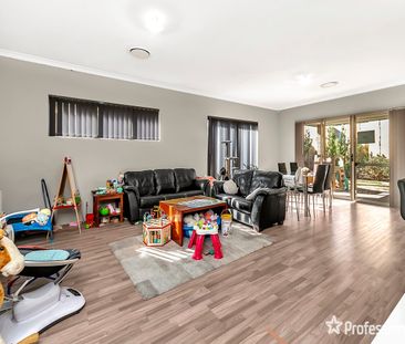 Easy to maintain Family home in a central location - Photo 1