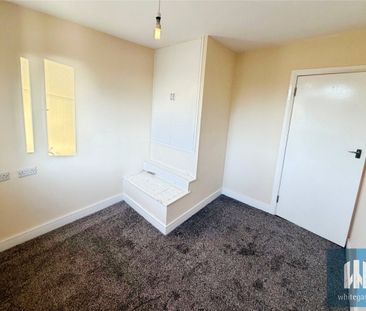 Springwood Hall Gardens, Springwood, Huddersfield, HD1 - Photo 4