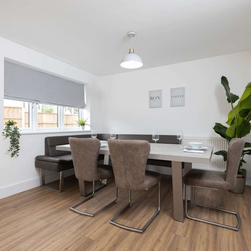 Burnell Avenue Room 5 - Photo 1