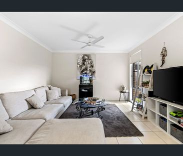 CALOUNDRA WEST'S FINEST! - Photo 1