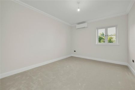 3 bedroom mews to rent - Photo 2