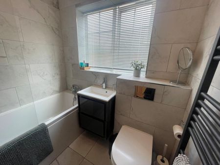 2 bedroom terraced house to rent - Photo 5