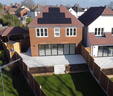 4 bedroom detached house to rent - Photo 4