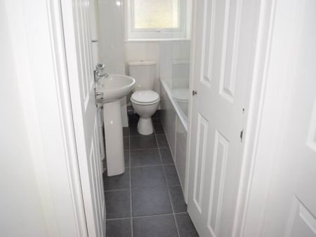 4 bedroom apartment to rent Warren Avenue, Southampton, SO16 - Photo 4